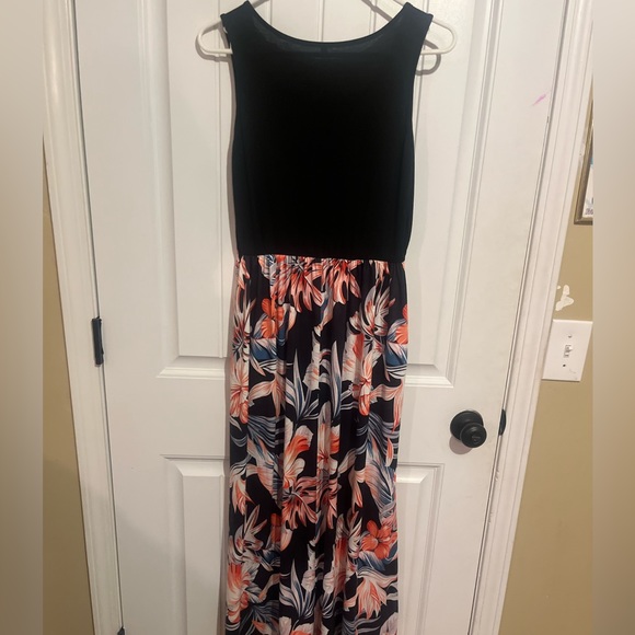 very comfortable dress has pockets - Picture 2 of 3